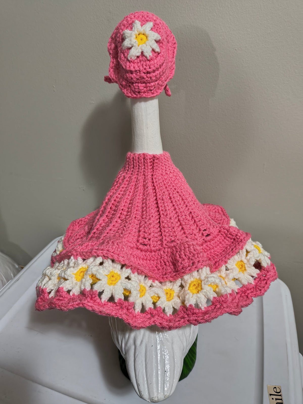 23" Handmade Crochet Porch Goose Daisy Dress & Bonnet Set - Pink