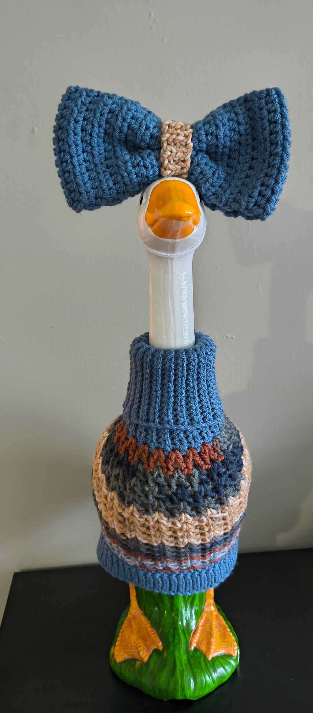 19.6-21" Handmade Crochet Porch Goose Turtleneck Sweater and Bow/Bowtie Set