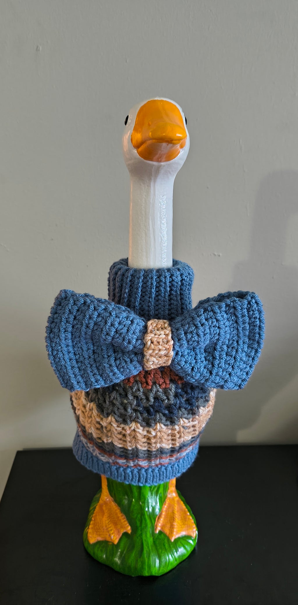 19.6-21" Handmade Crochet Porch Goose Turtleneck Sweater and Bow/Bowtie Set