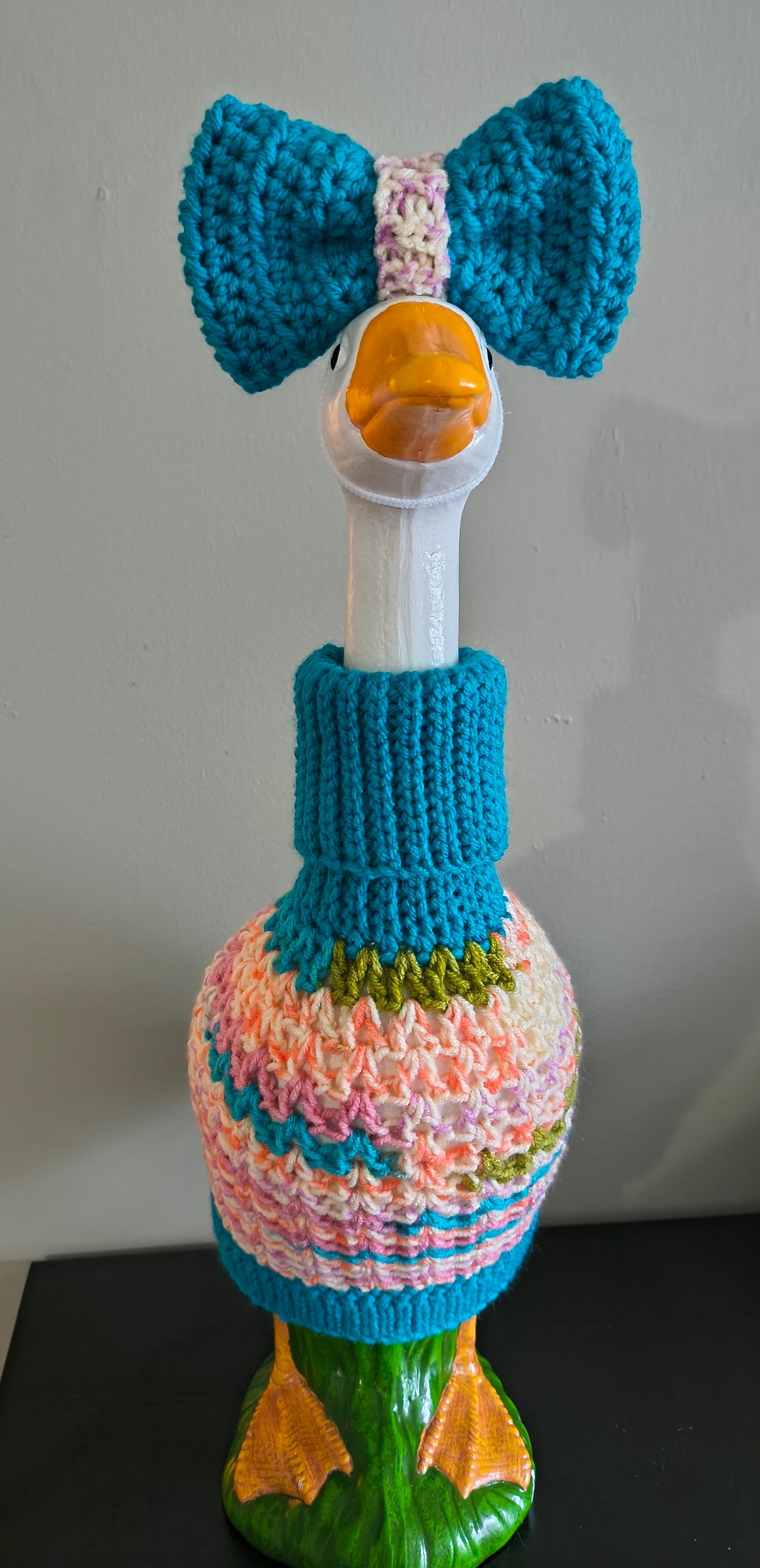 19.6-21" Handmade Crochet Porch Goose Turtleneck Sweater & Bow/Bowtie Set