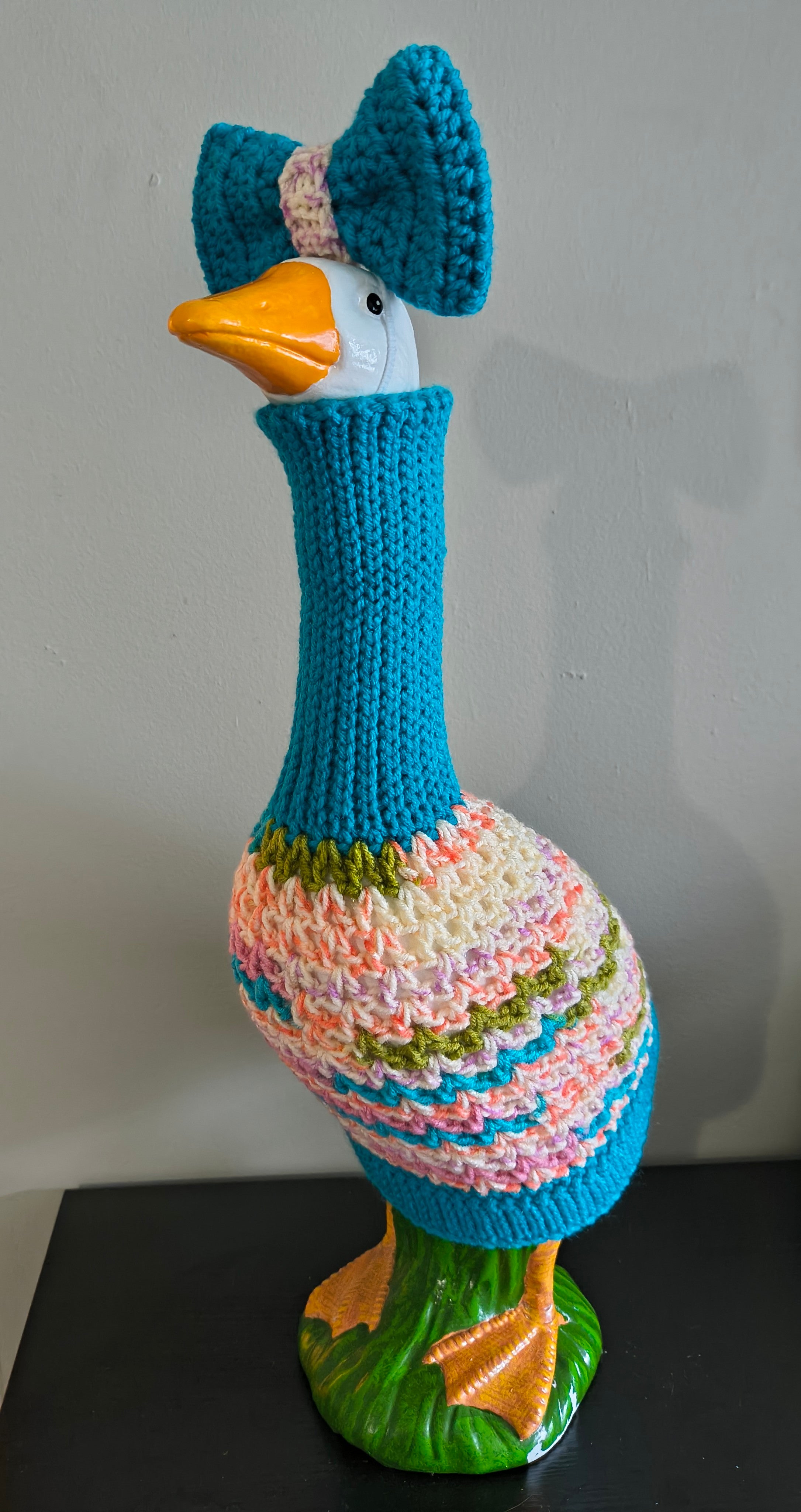 19.6-21" Handmade Crochet Porch Goose Turtleneck Sweater & Bow/Bowtie Set