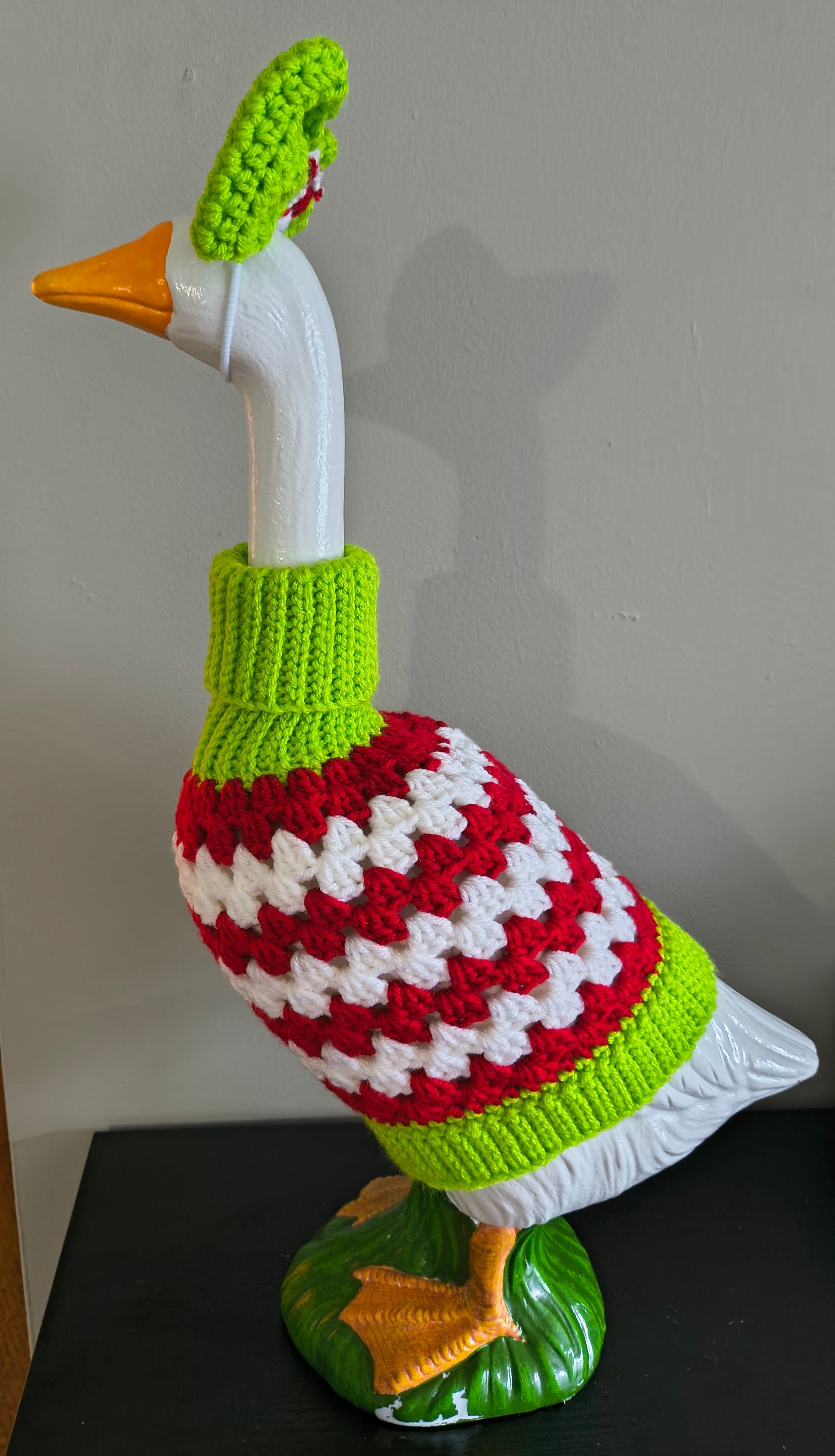 19.6-21" or 23" Handmade Crochet Porch Goose Turtleneck Sweater & Bow/Bowtie Set - Green & Red (MADE TO ORDER)