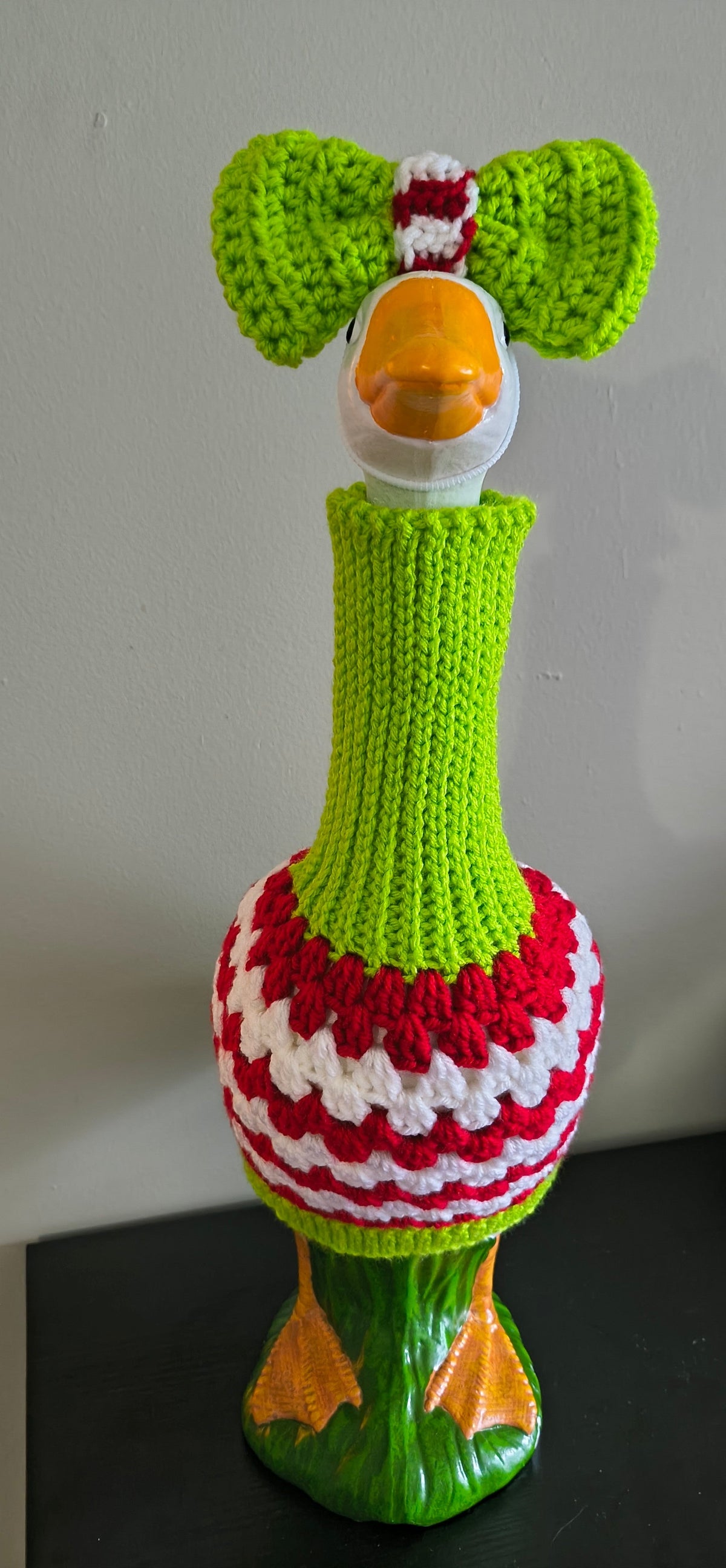 19.6-21" or 23" Handmade Crochet Porch Goose Turtleneck Sweater & Bow/Bowtie Set - Green & Red (MADE TO ORDER)