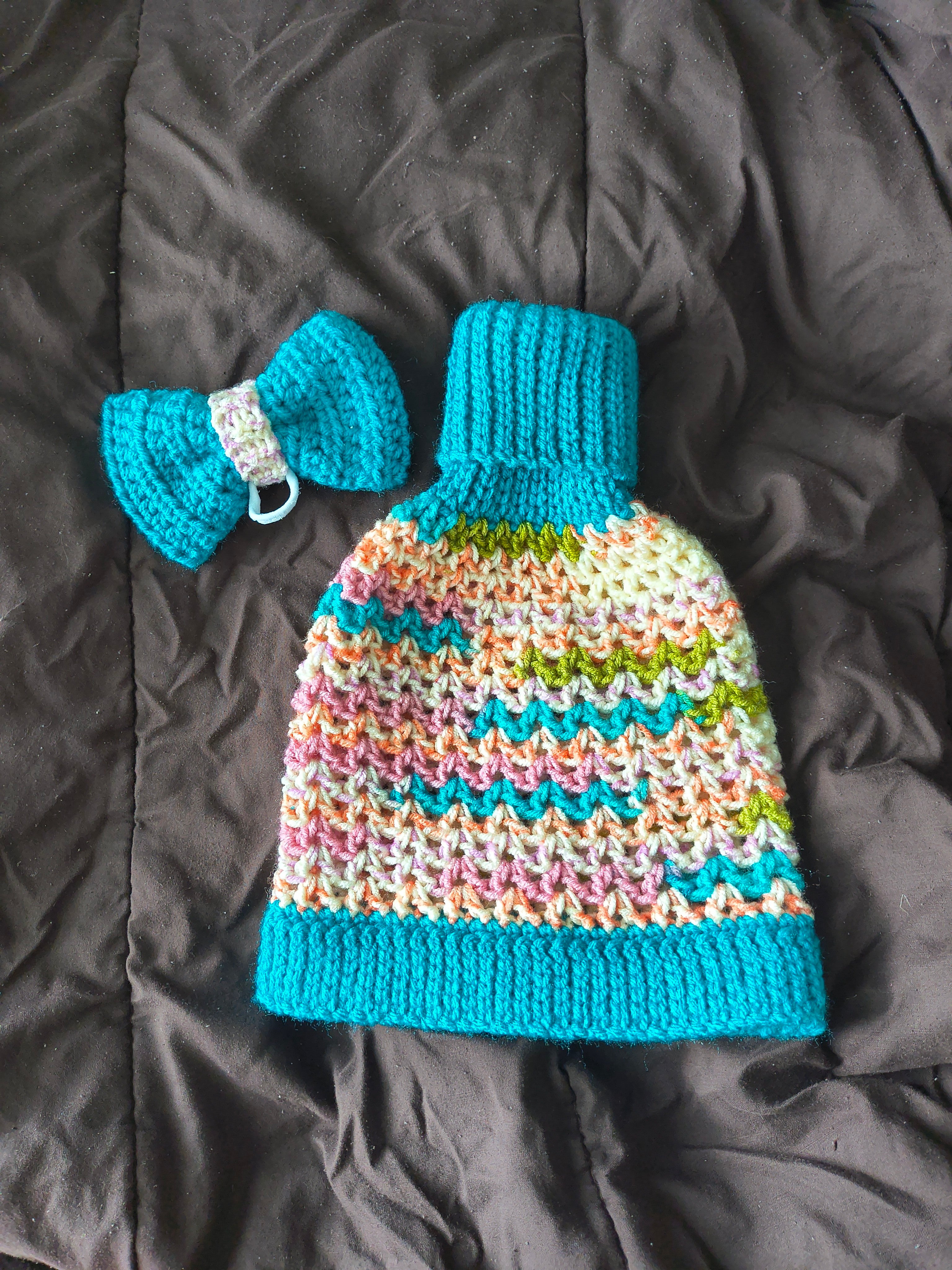 19.6-21" Handmade Crochet Porch Goose Turtleneck Sweater & Bow/Bowtie Set