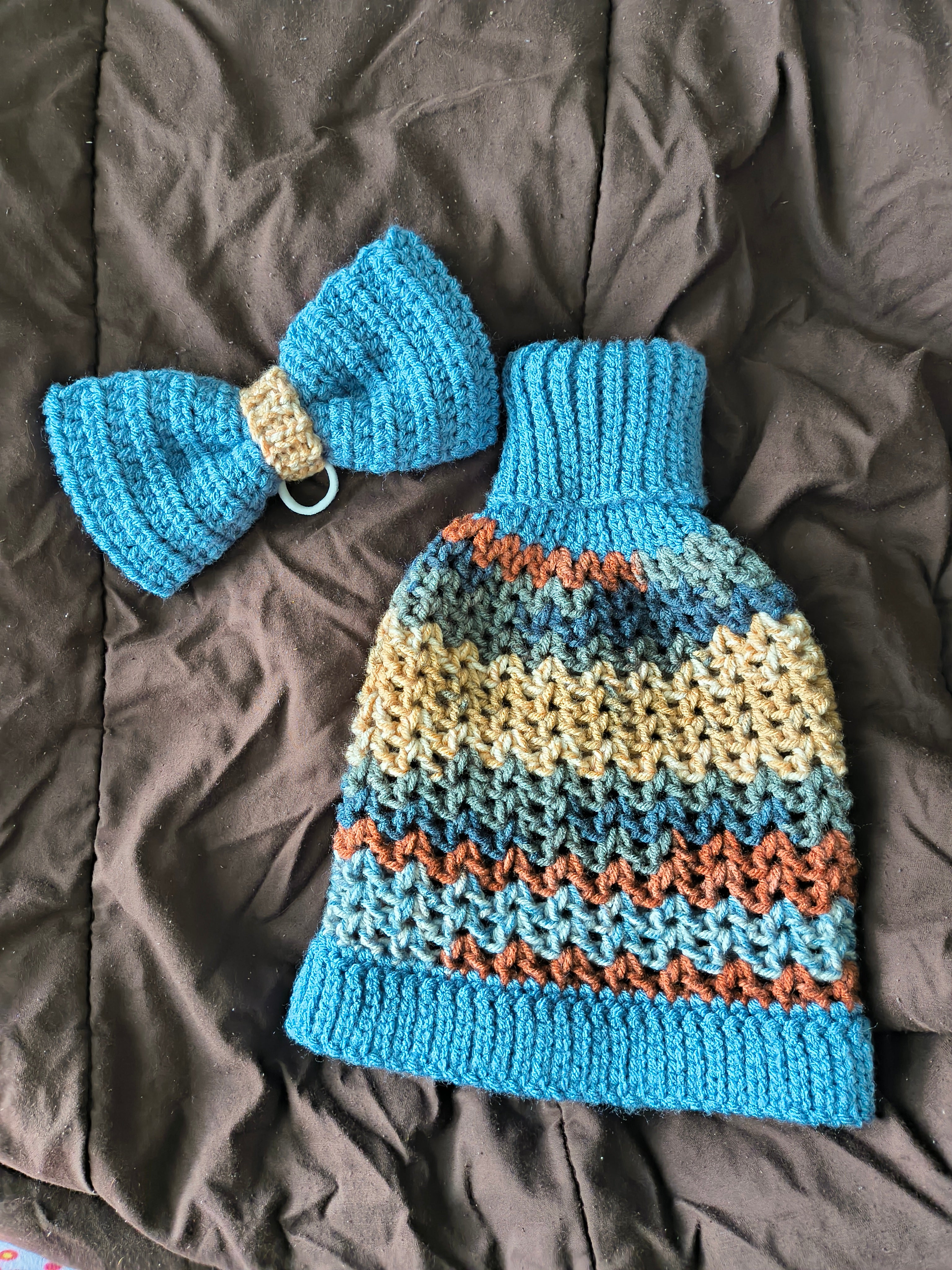 19.6-21" Handmade Crochet Porch Goose Turtleneck Sweater and Bow/Bowtie Set