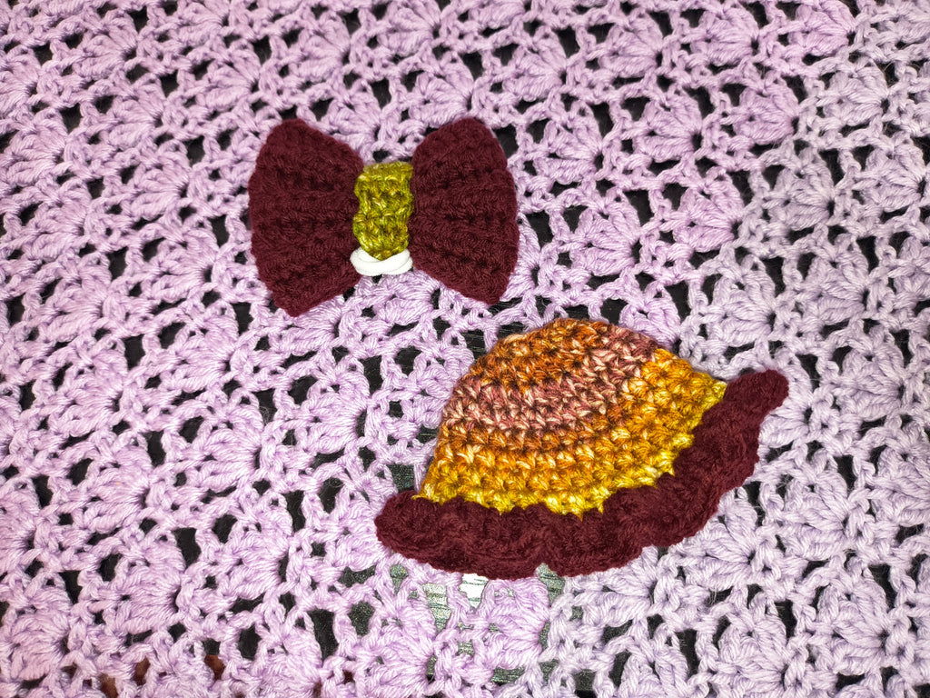 7" Desk Goose Everyday Fancy Dress and Bow Set
