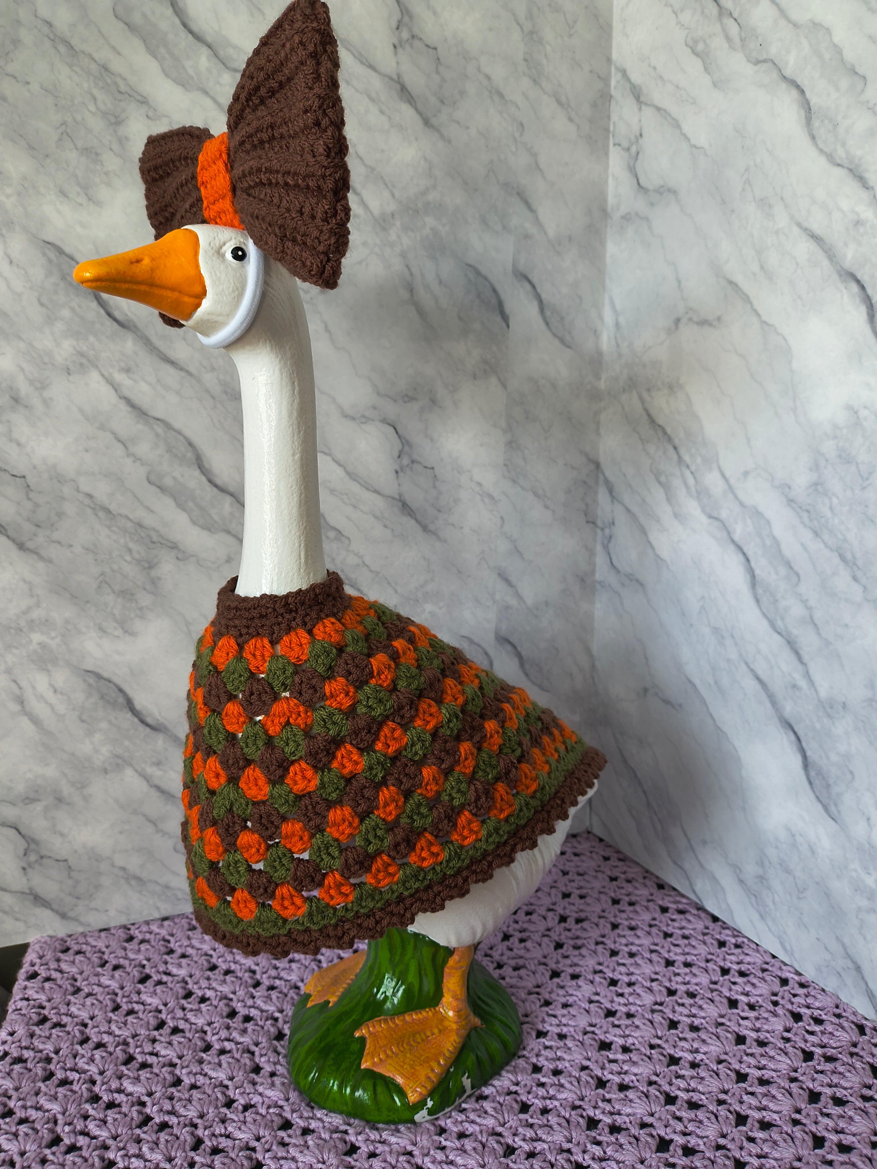 19.6-21" Porch Goose Shawl/Poncho and Bow Set