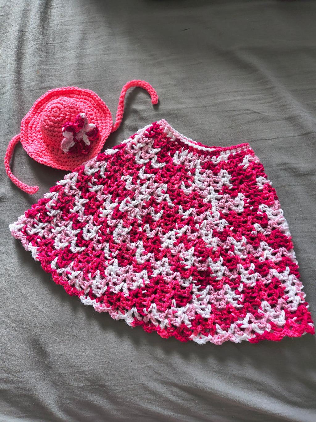 23" Porch Goose Dress and Sunhat Set