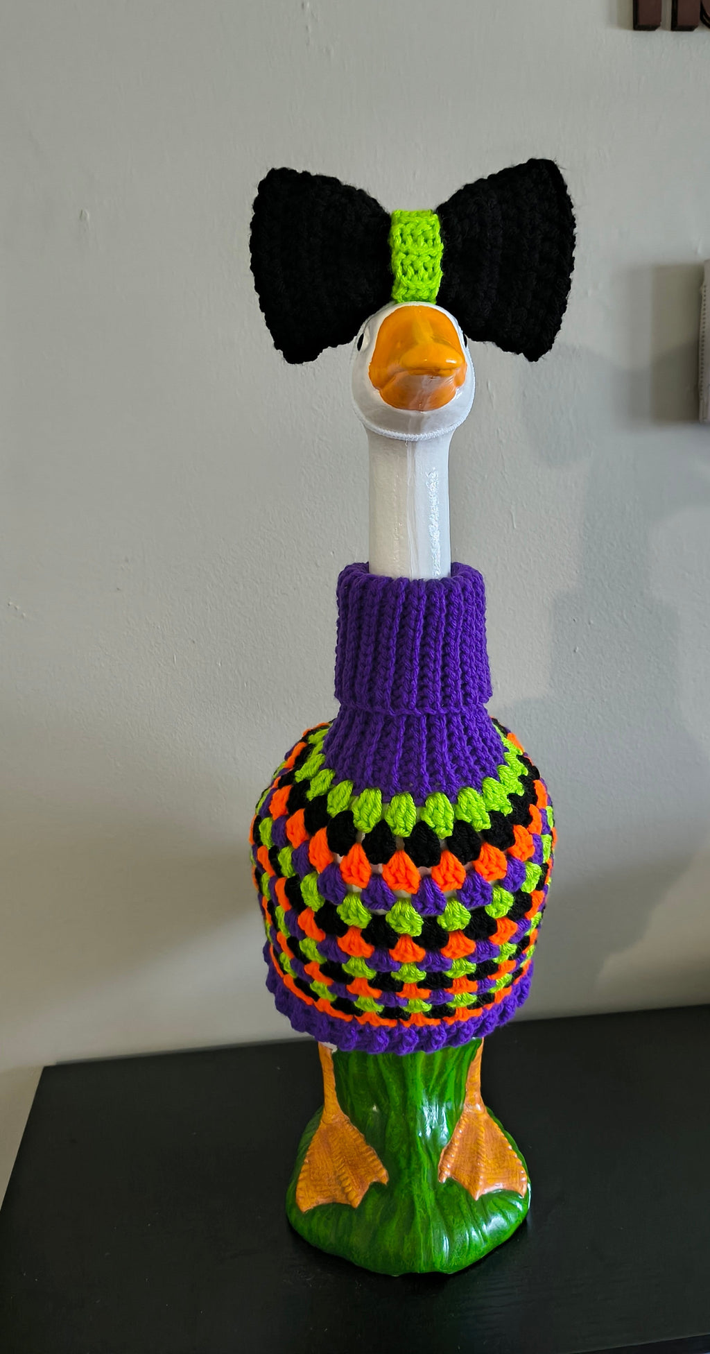 19.6-21" Porch Goose Halloween Granny Turtleneck Sweater & Bow Set