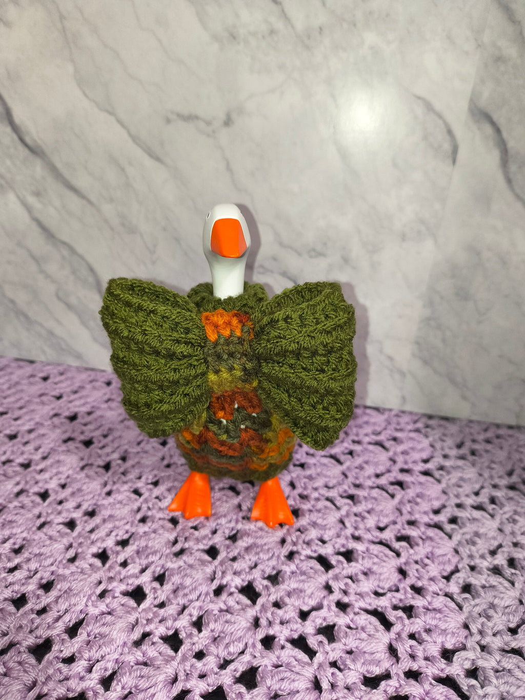 7" Desk Goose Turtleneck Sweater and Bow Set – Autumn Colors