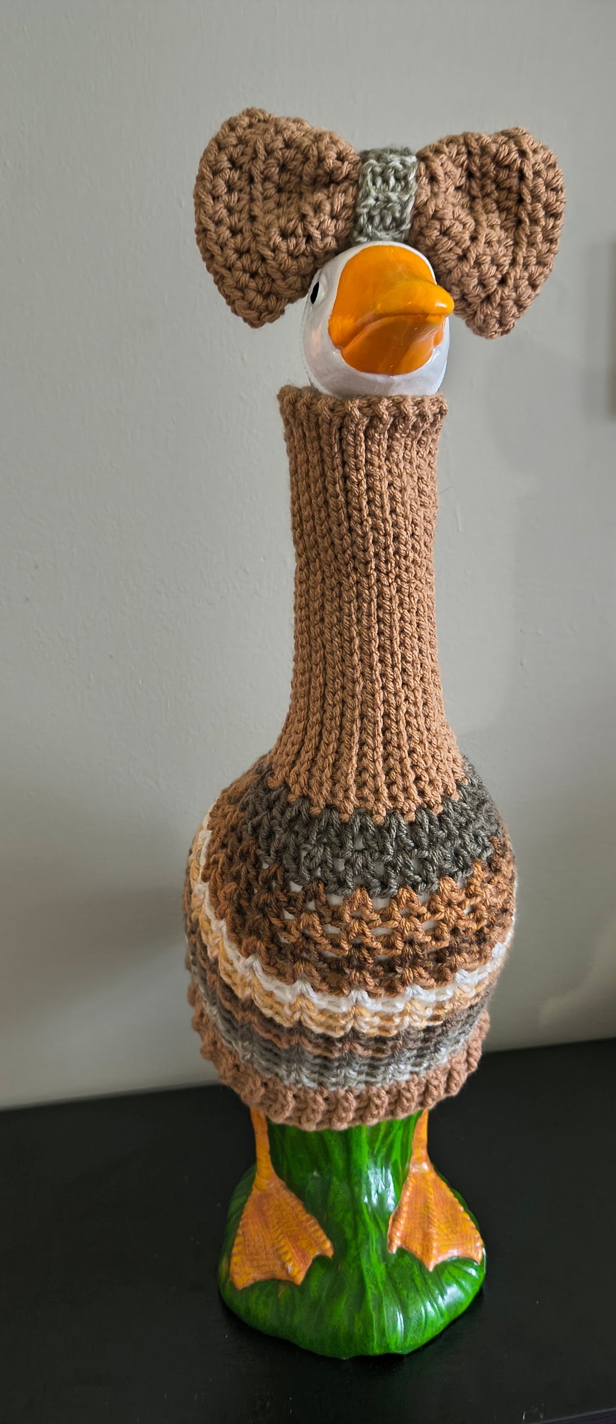 19.6-21" Handmade Crochet Porch Goose Turtleneck Sweater & Bow/Bowtie Set