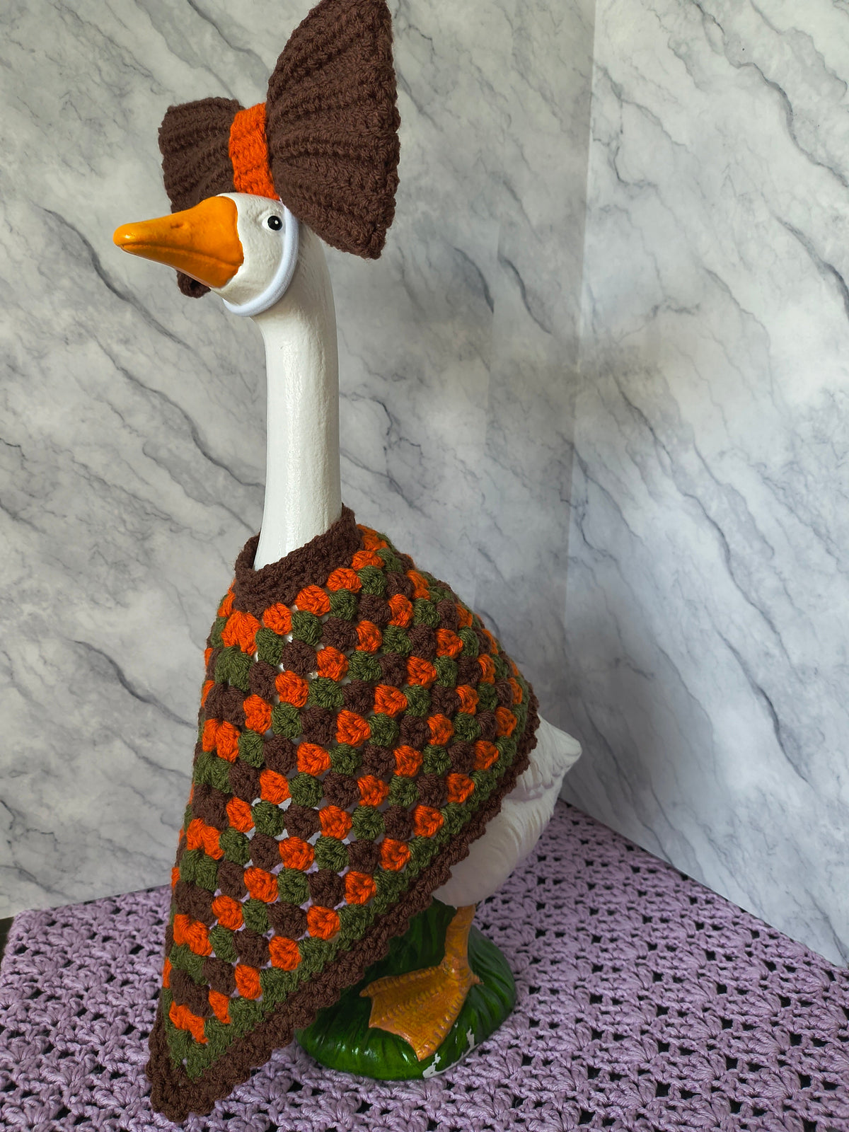 19.6-21" Porch Goose Shawl/Poncho and Bow Set