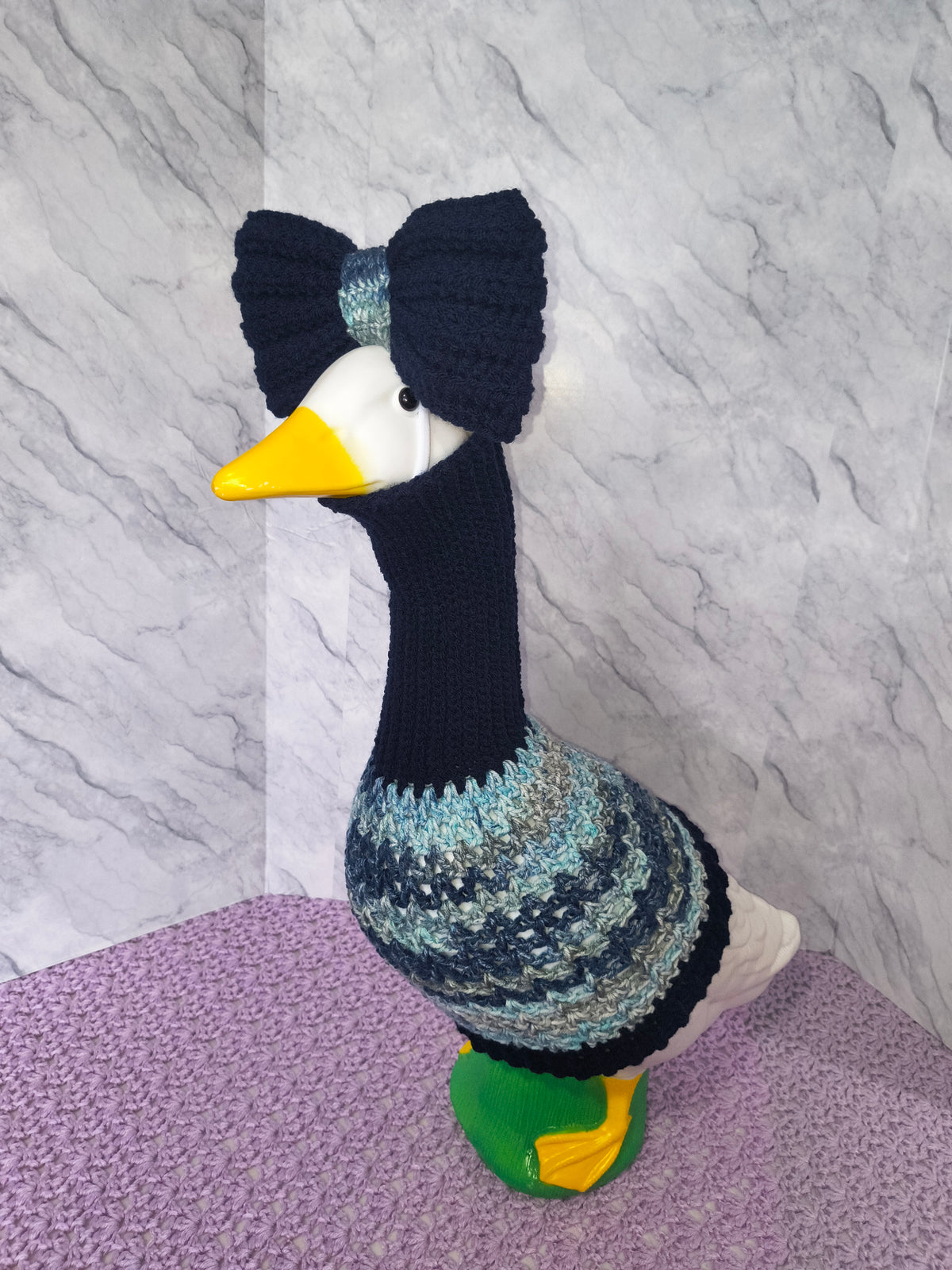 23" Porch Goose Turtleneck Sweater and Bow Set – Navy & Blue-Gray
