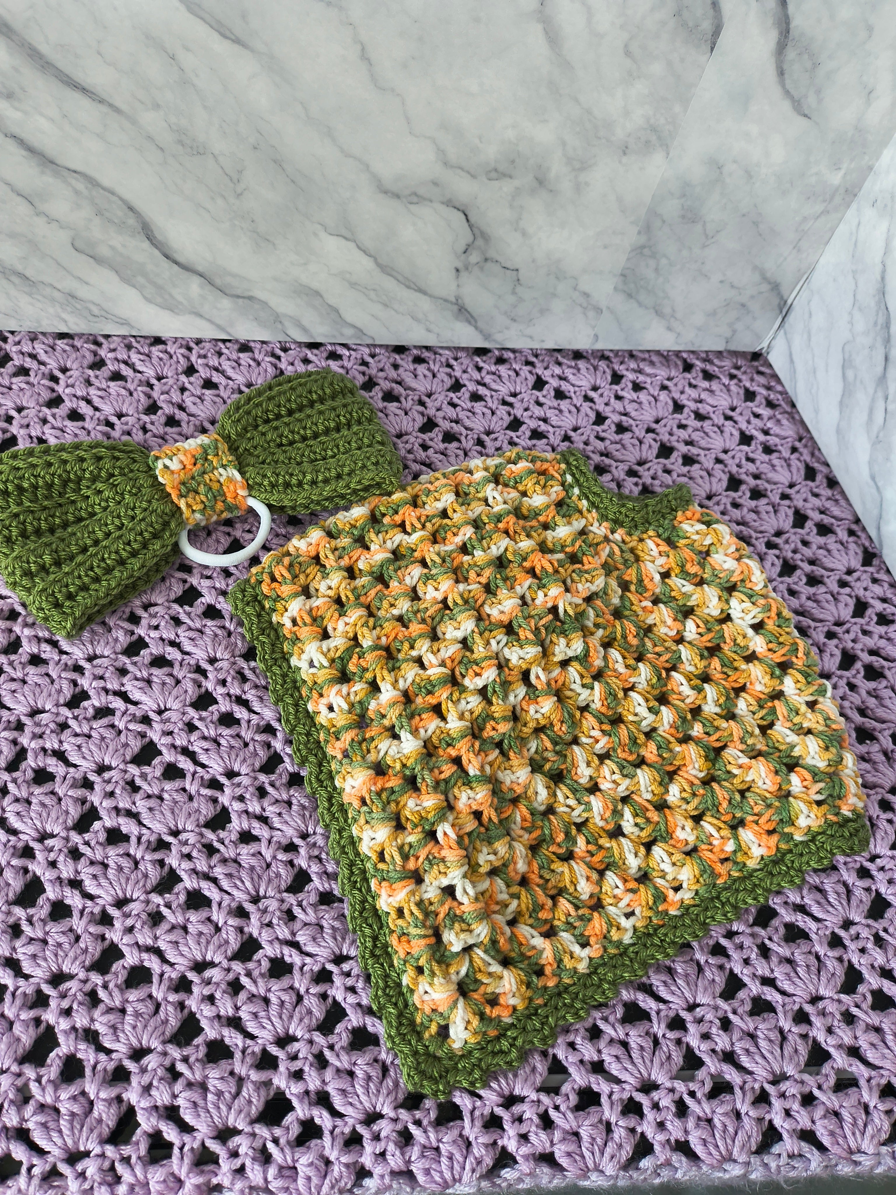 19.6-21" Porch Goose Shawl/Poncho and Bow Set