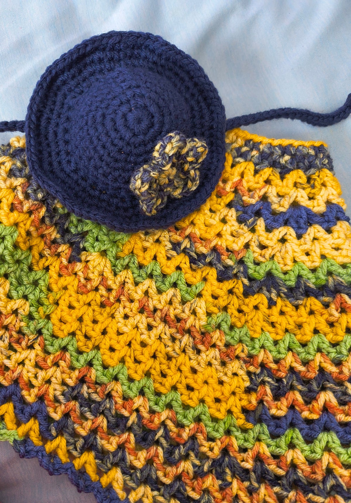 19.6-21" Porch Goose Dress & Sunhat Set – Yellow & Navy Multicolor