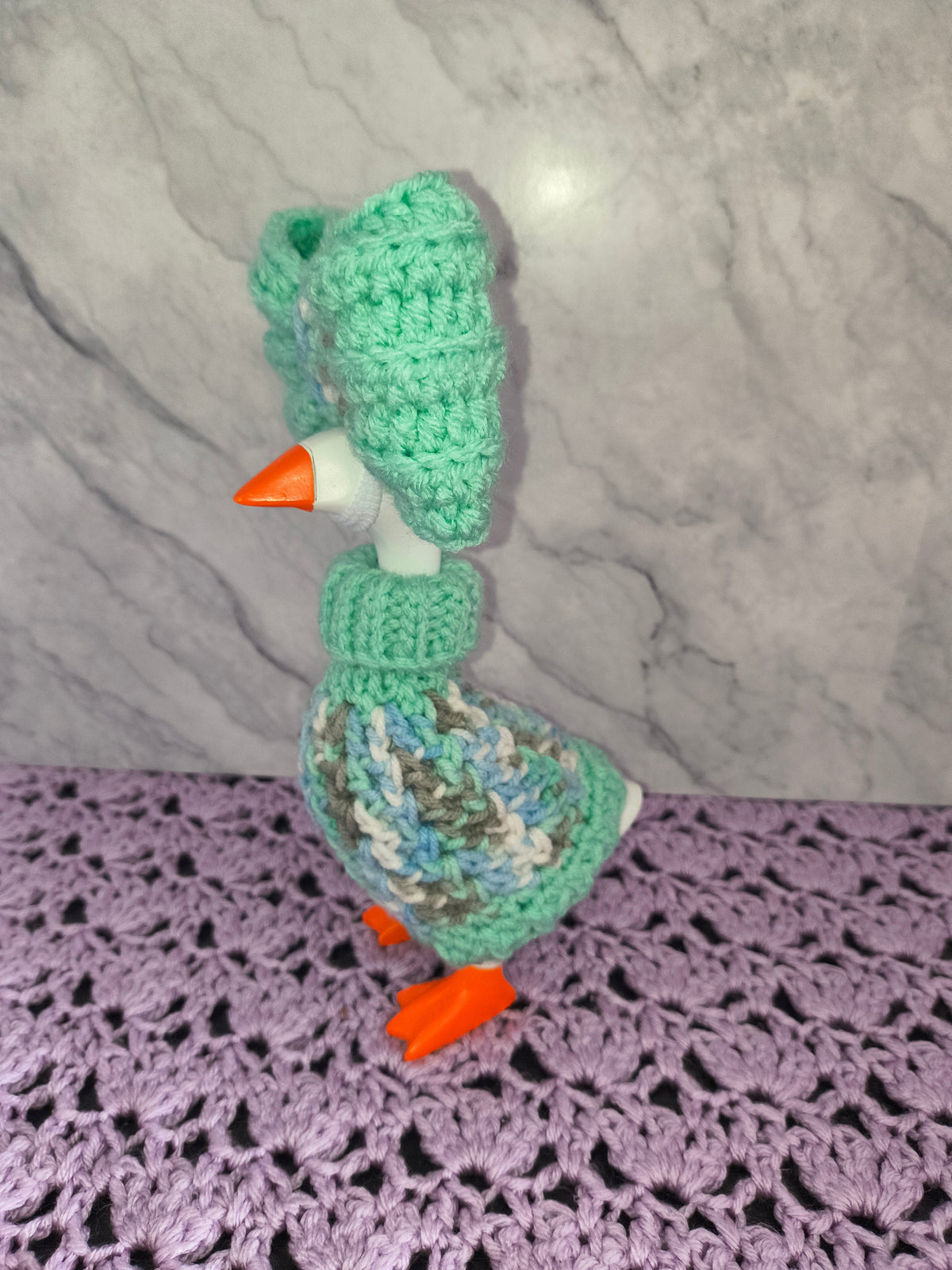 7" Desk Goose Turtleneck Sweater and Bow Set